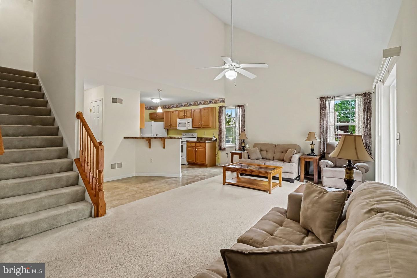 492 Princeton Rd Property Photo 4