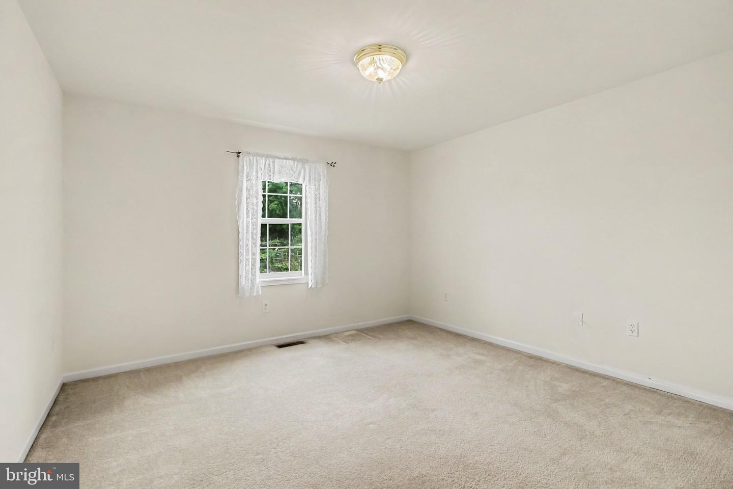492 Princeton Rd Property Photo 18