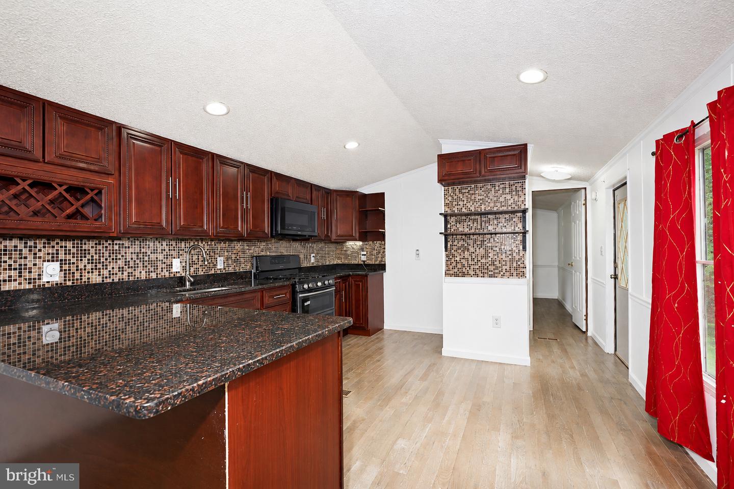 327 Caravan Ct Property Photo 7