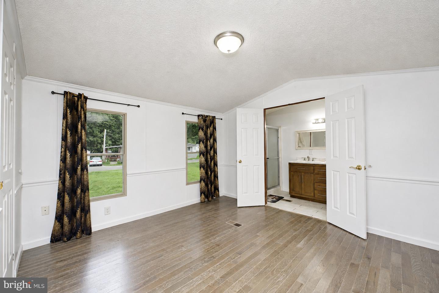 327 Caravan Ct Property Photo 9