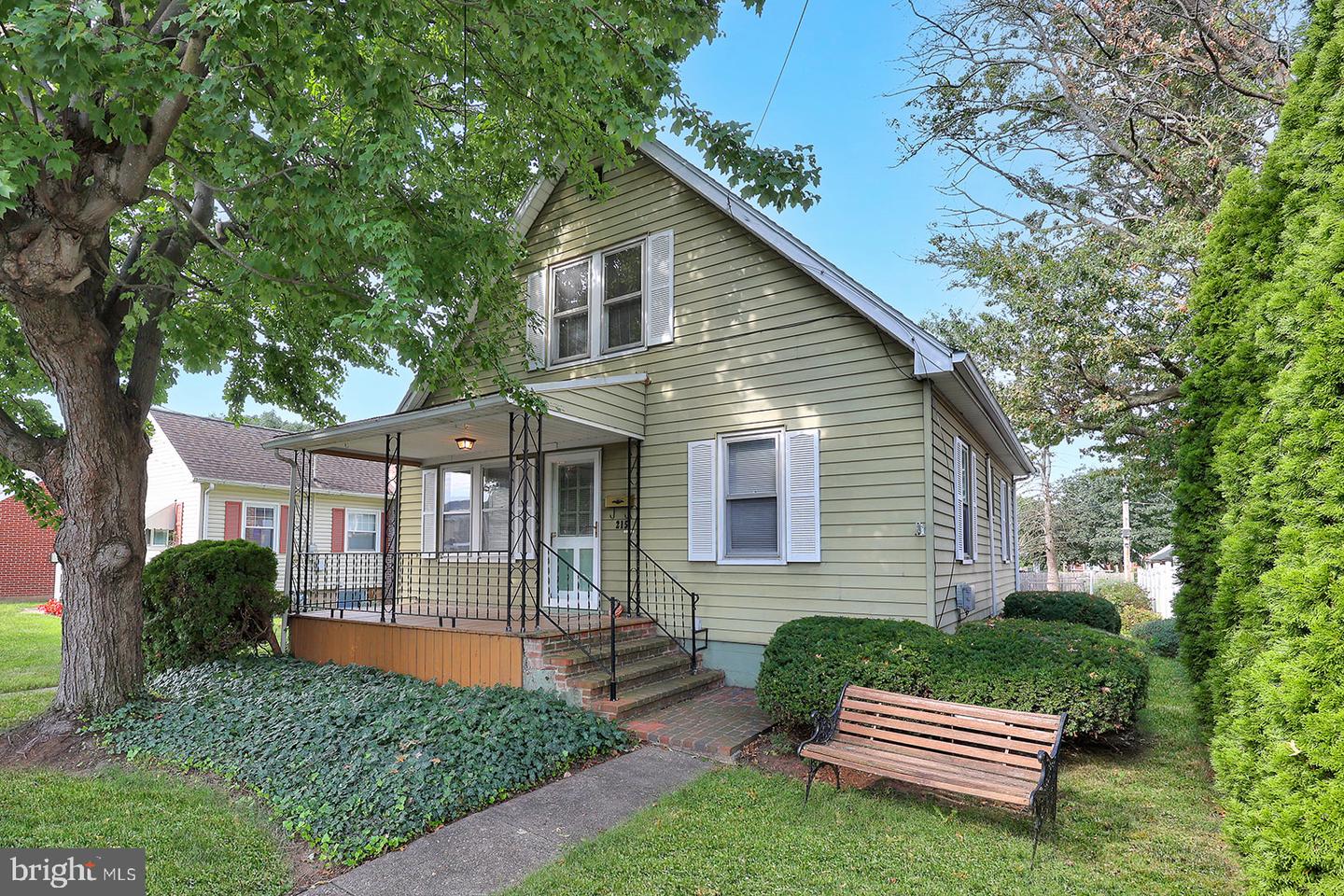 215 Hoffer St Property Photo 1
