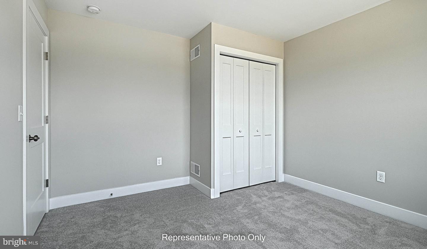2428 Hawthorne Dr Property Photo 24