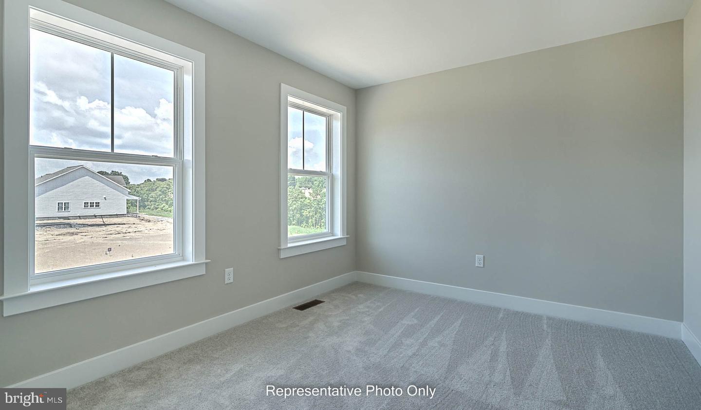 2428 Hawthorne Dr Property Photo 25