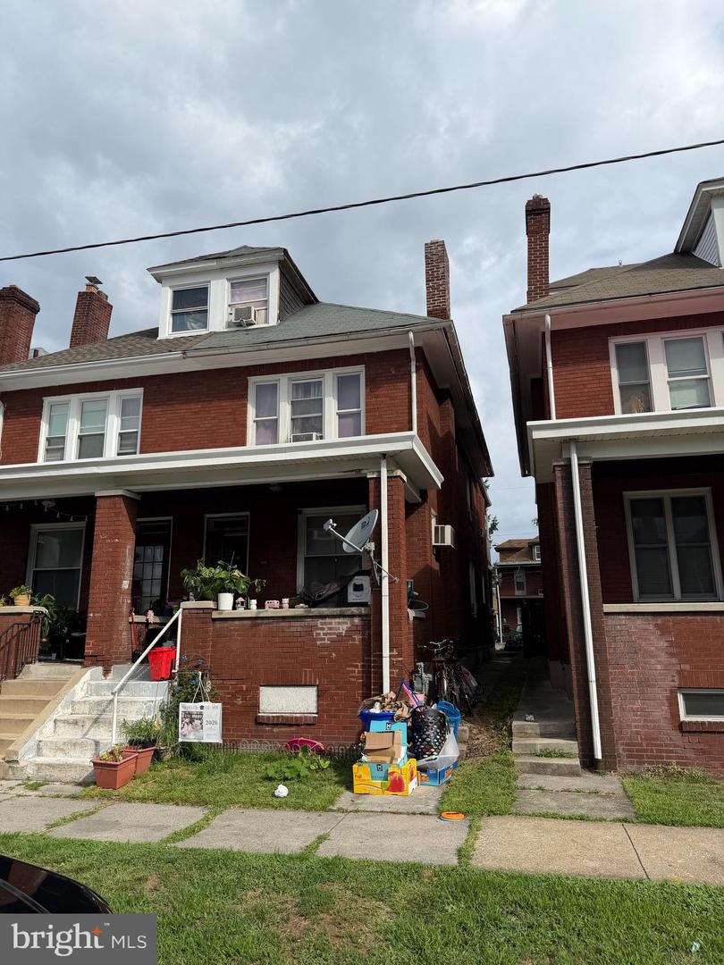 1934 MULBERRY ST Property Photo 1
