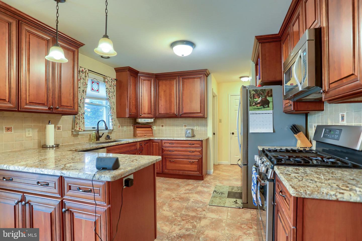 202 Fox Grove Pl Property Photo 11