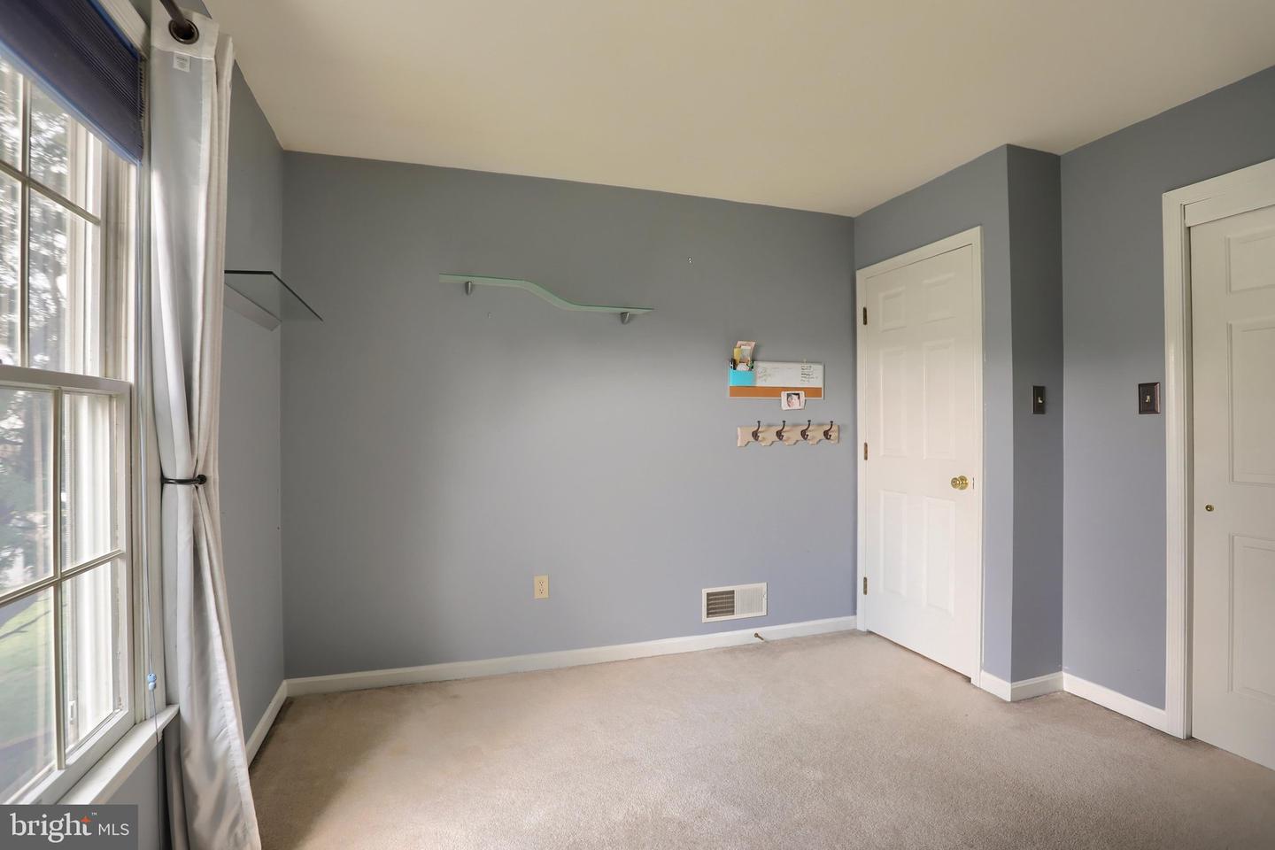 202 Fox Grove Pl Property Photo 19