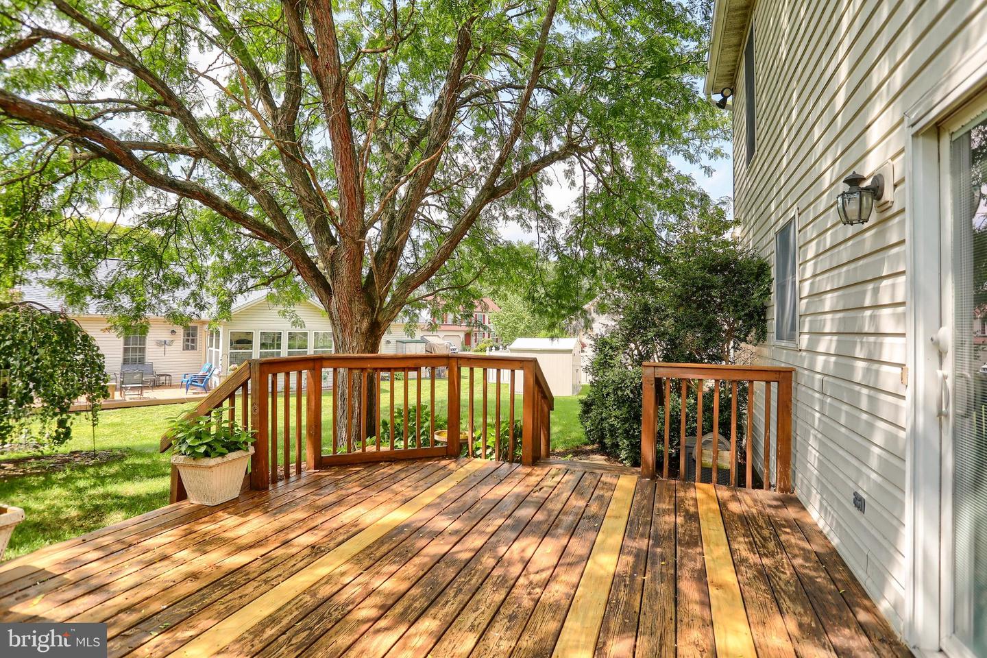 202 Fox Grove Pl Property Photo 38