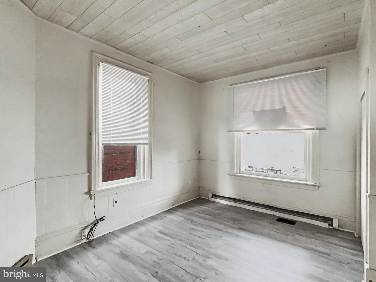 362 Locust St Property Photo 3