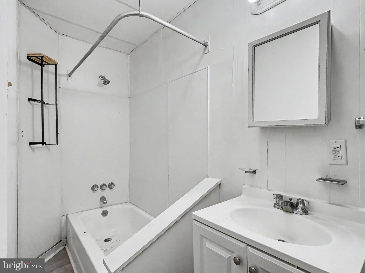 362 Locust St Property Photo 6