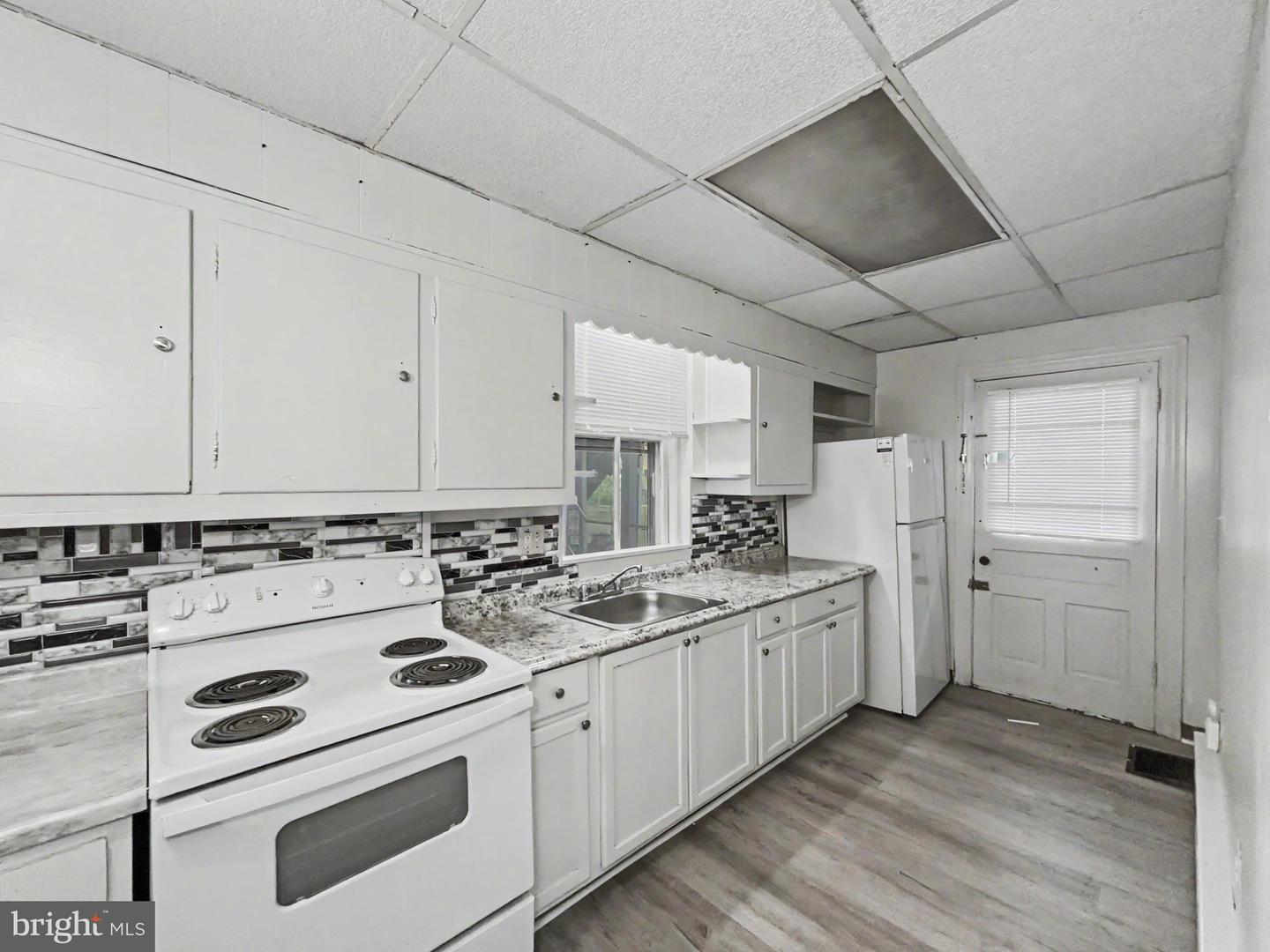 362 Locust St Property Photo 9