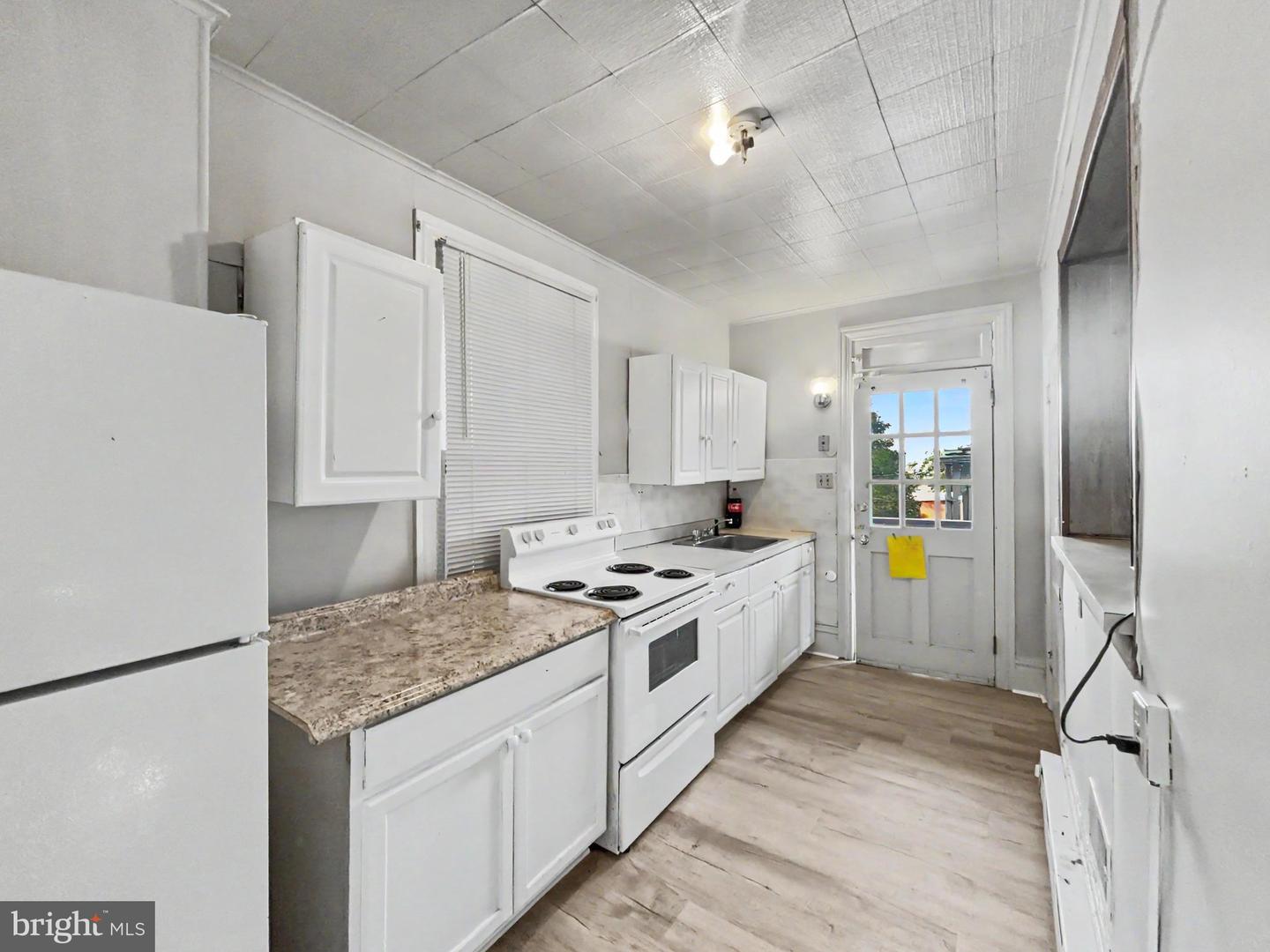 362 Locust St Property Photo 12