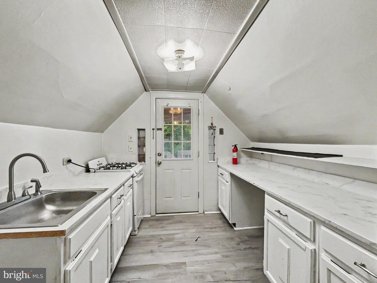 362 Locust St Property Photo 21