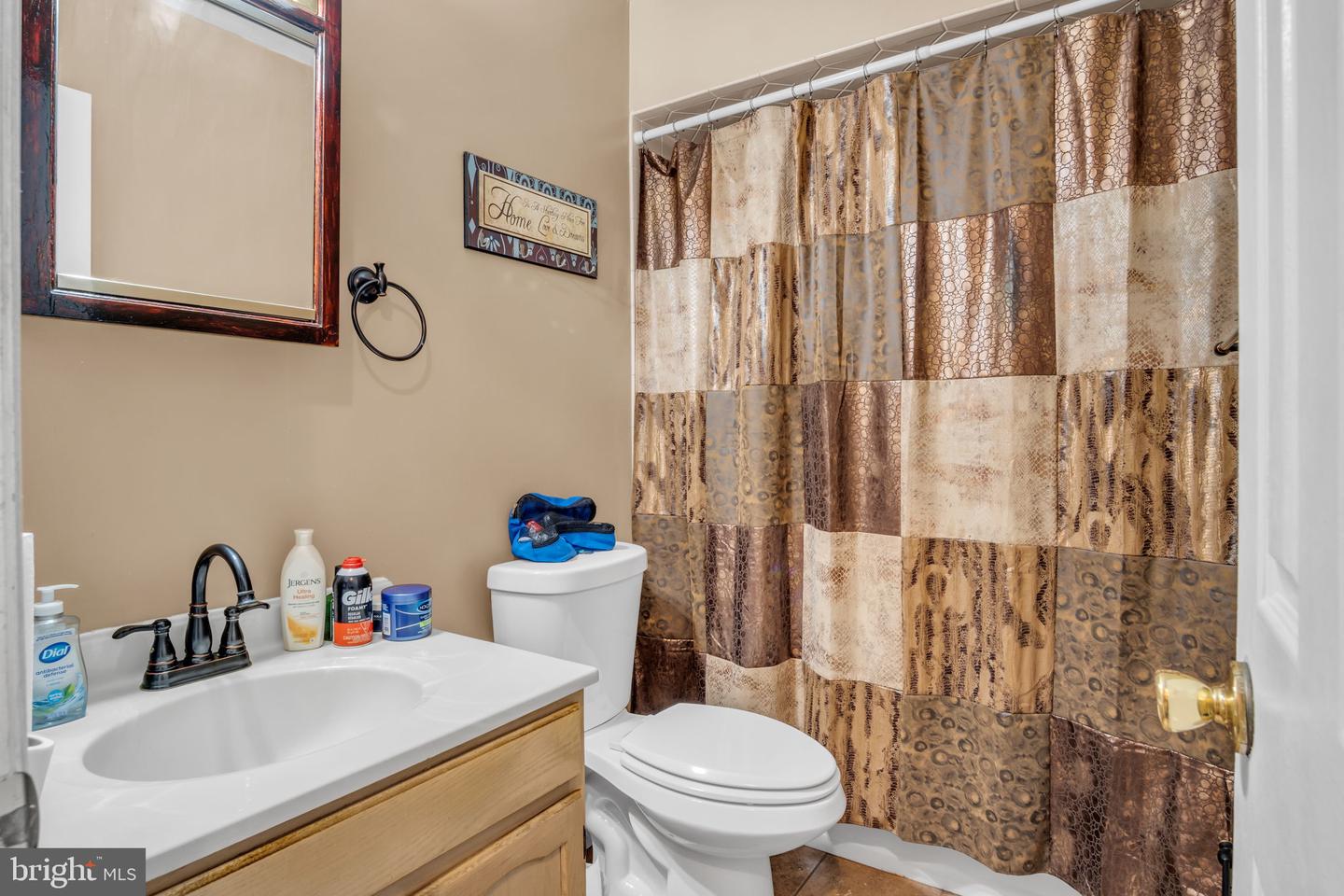 396 Whiteside Ave Property Photo 14