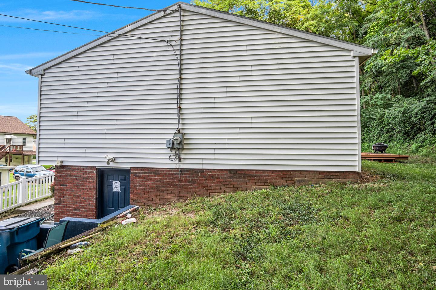 396 Whiteside Ave Property Photo 25