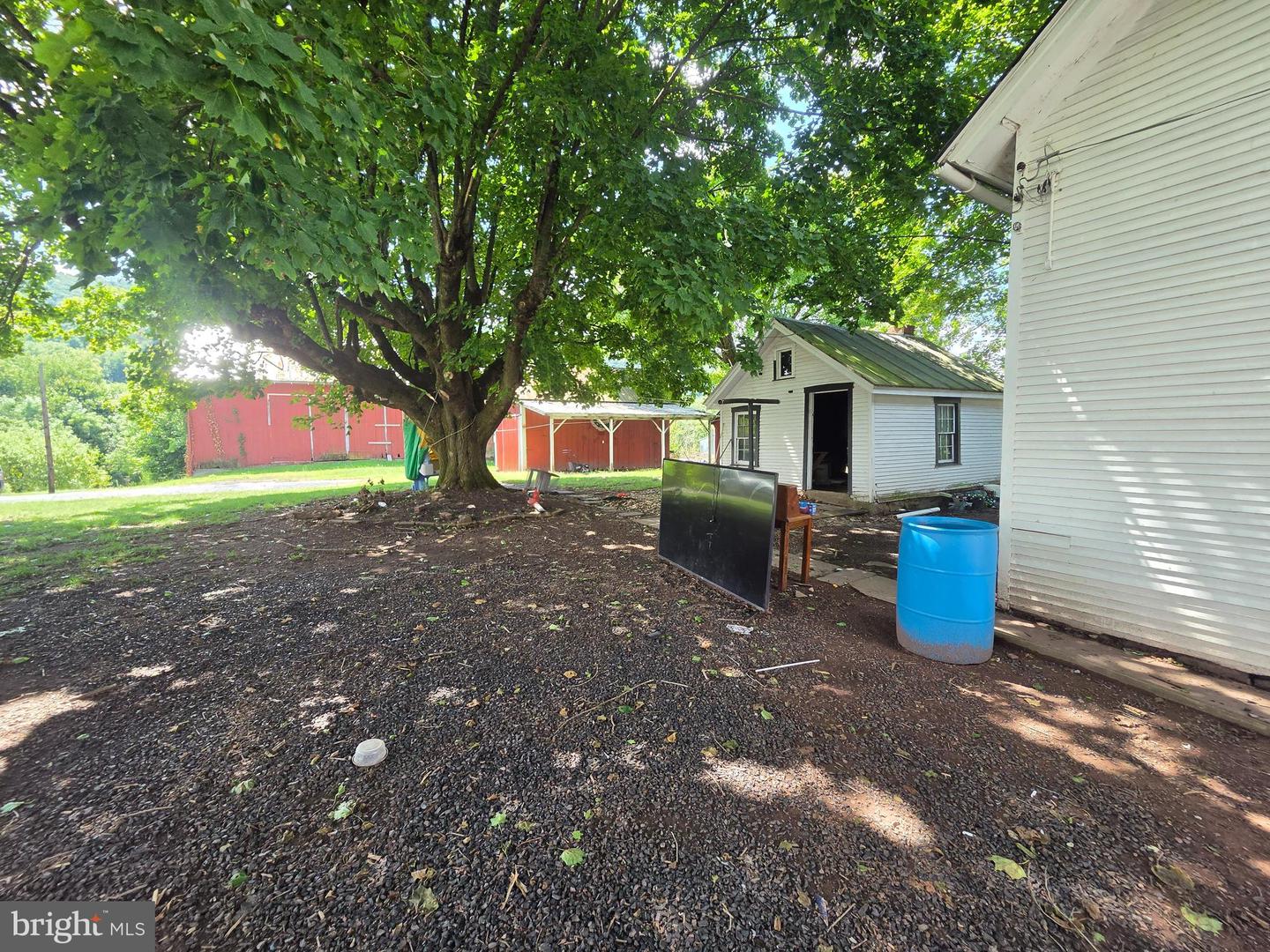 255 W Market St Property Photo 3