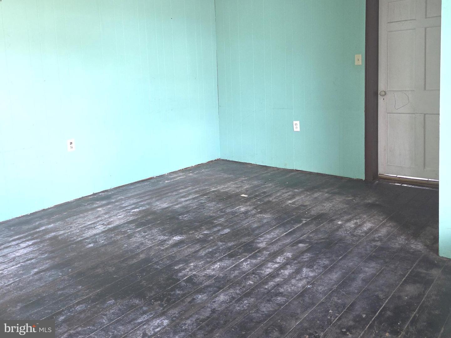 255 W Market St Property Photo 9