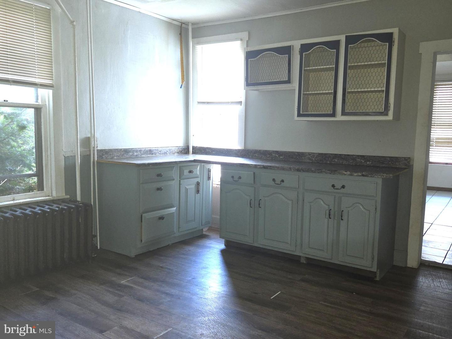 255 W Market St Property Photo 12