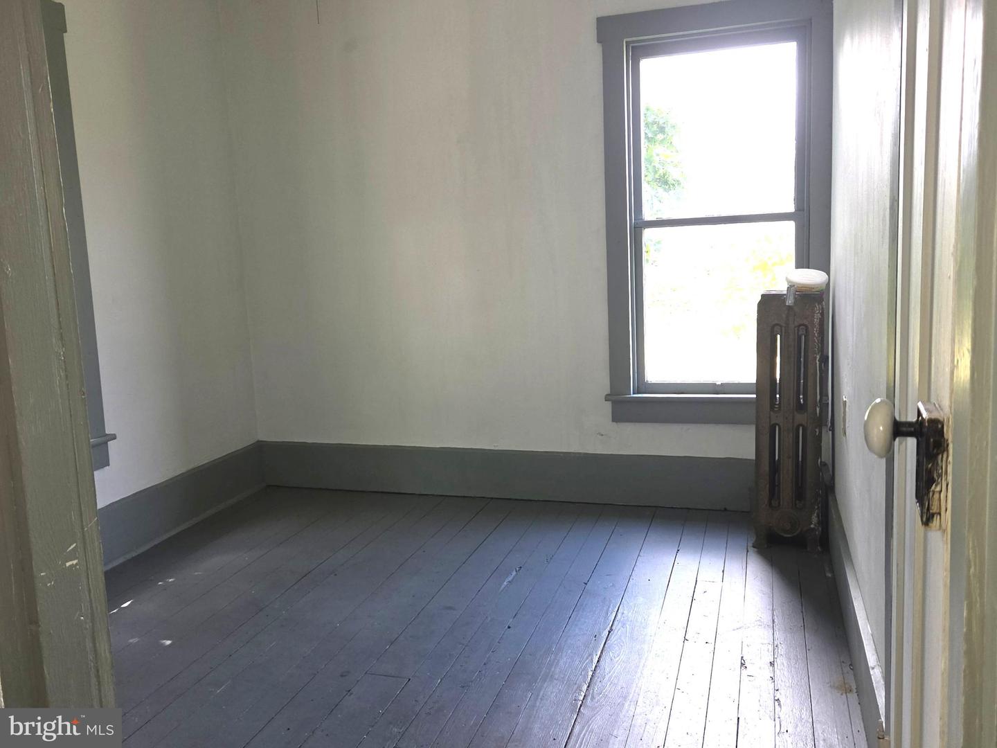 255 W Market St Property Photo 15