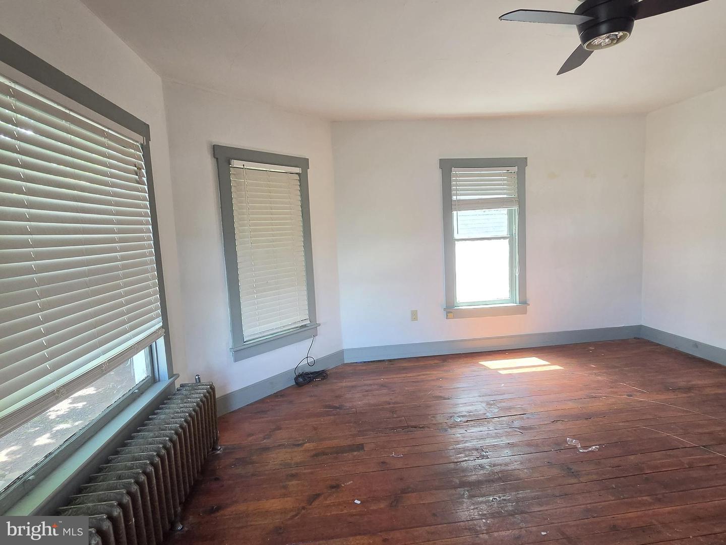 255 W Market St Property Photo 19