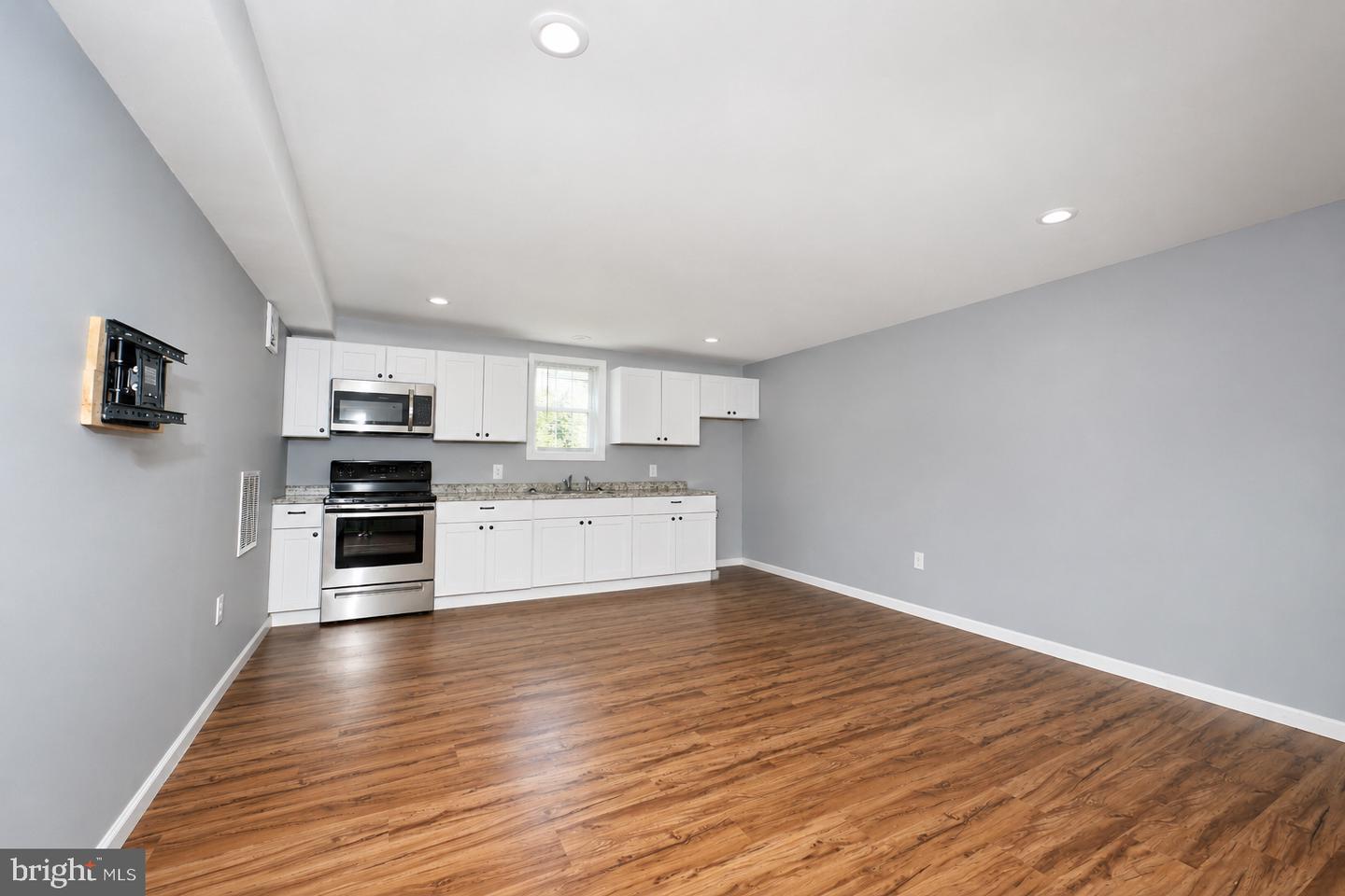 1425 Harding Ave Property Photo 18