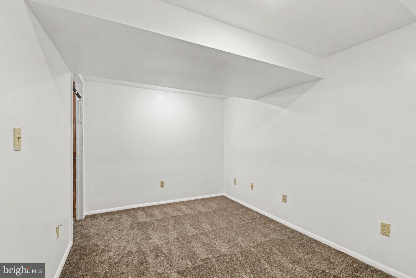 685 S 82nd St Property Photo 18