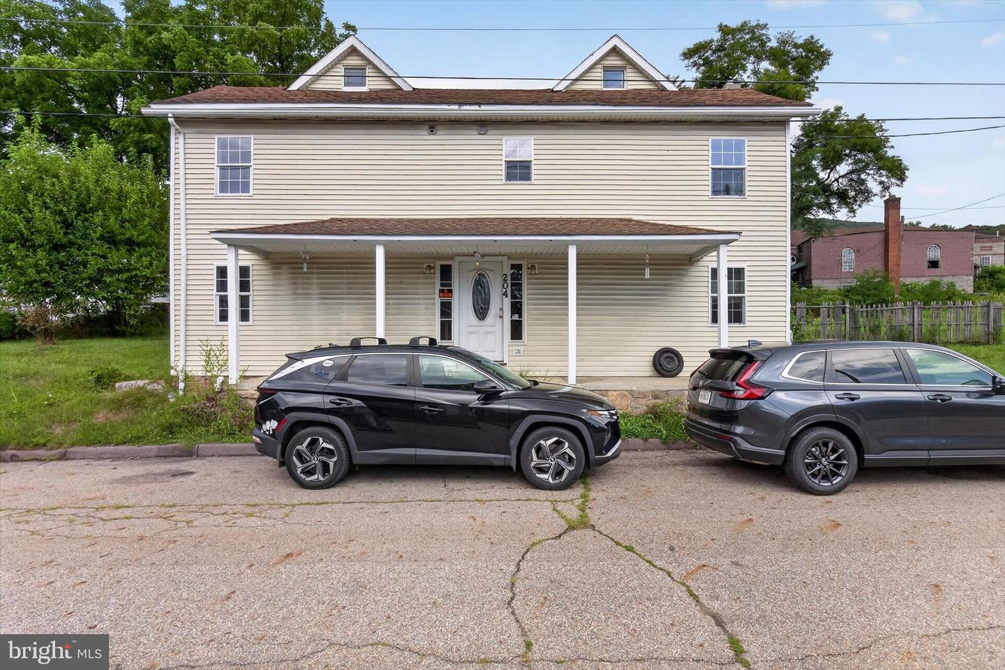 204 Walnut St Property Photo 1