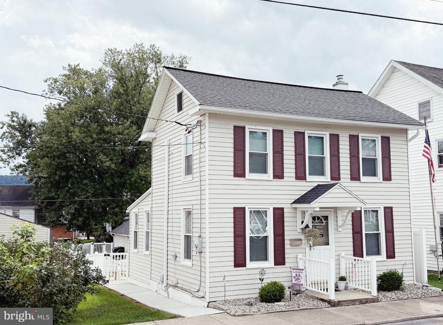 185 MARKET ST Property Photo 1