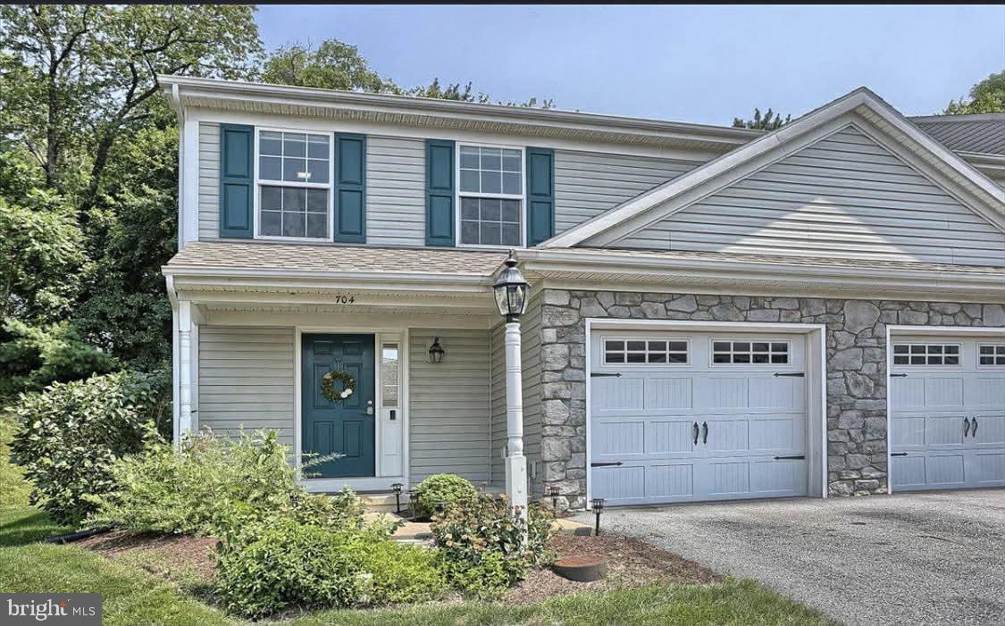 704 Winding Ln Property Photo 1