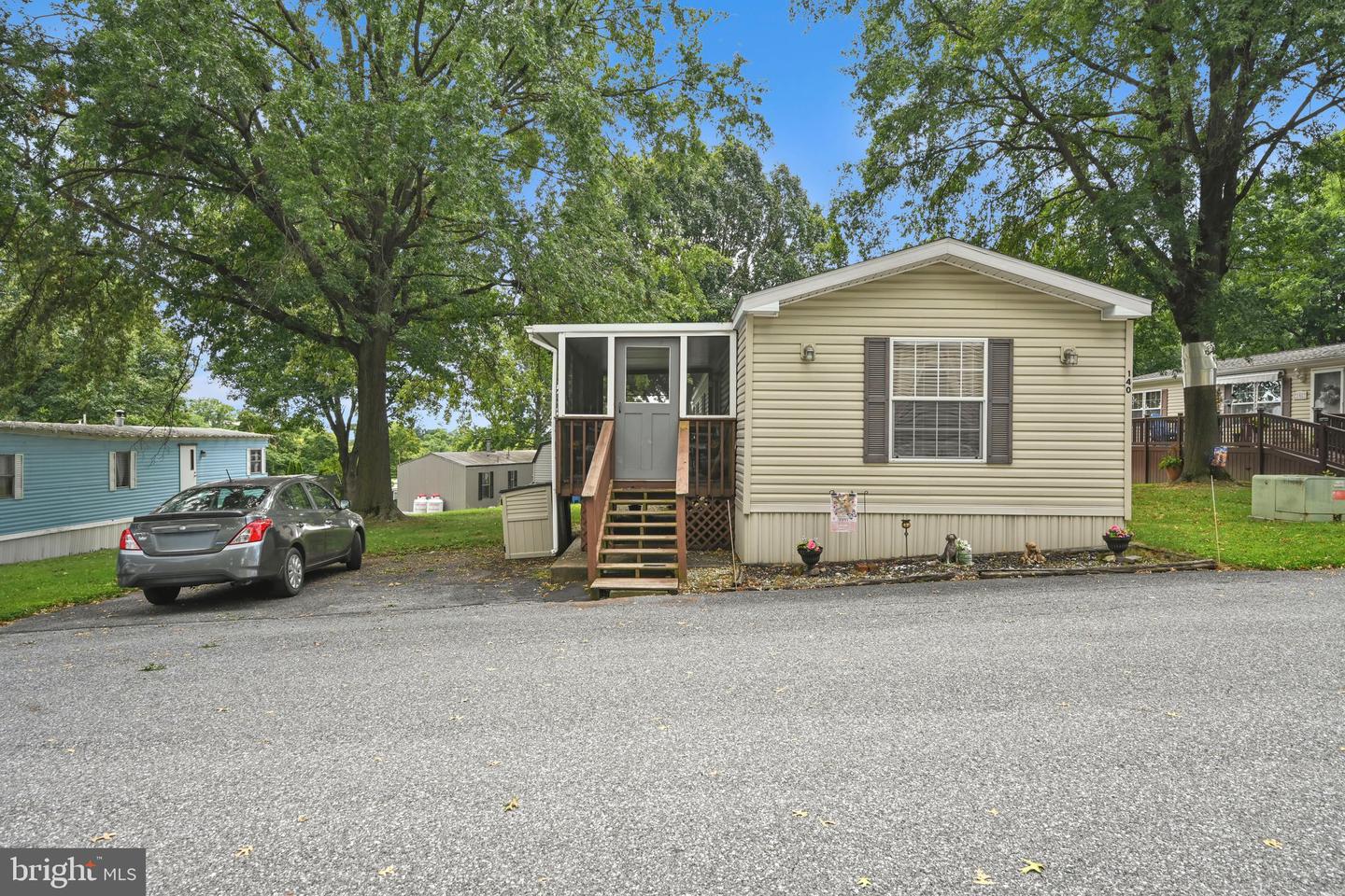 140 David Dr Property Photo 2