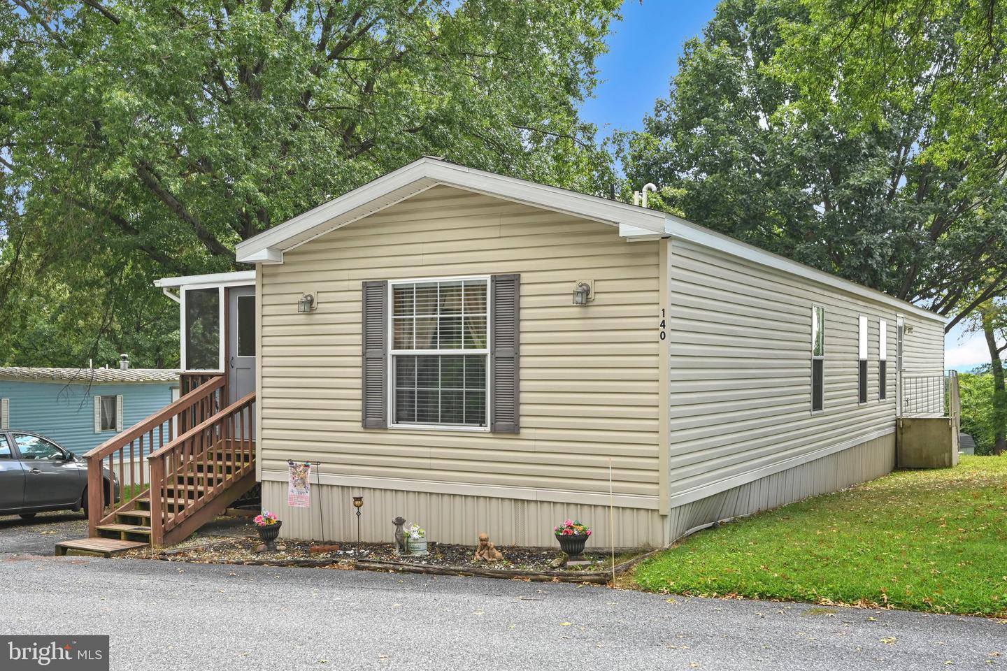 140 David Dr Property Photo 3