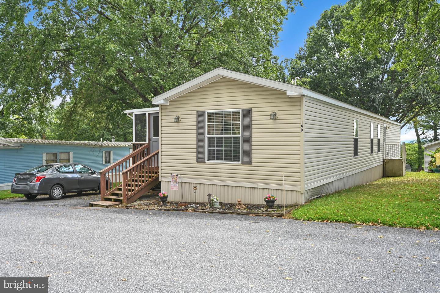 140 David Dr Property Photo 4