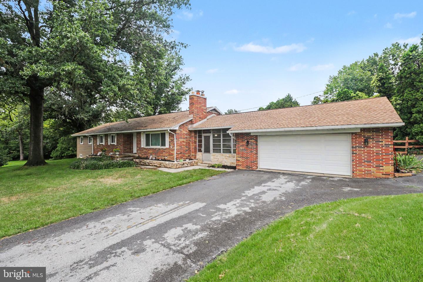 7710 Manor Dr Property Photo 1