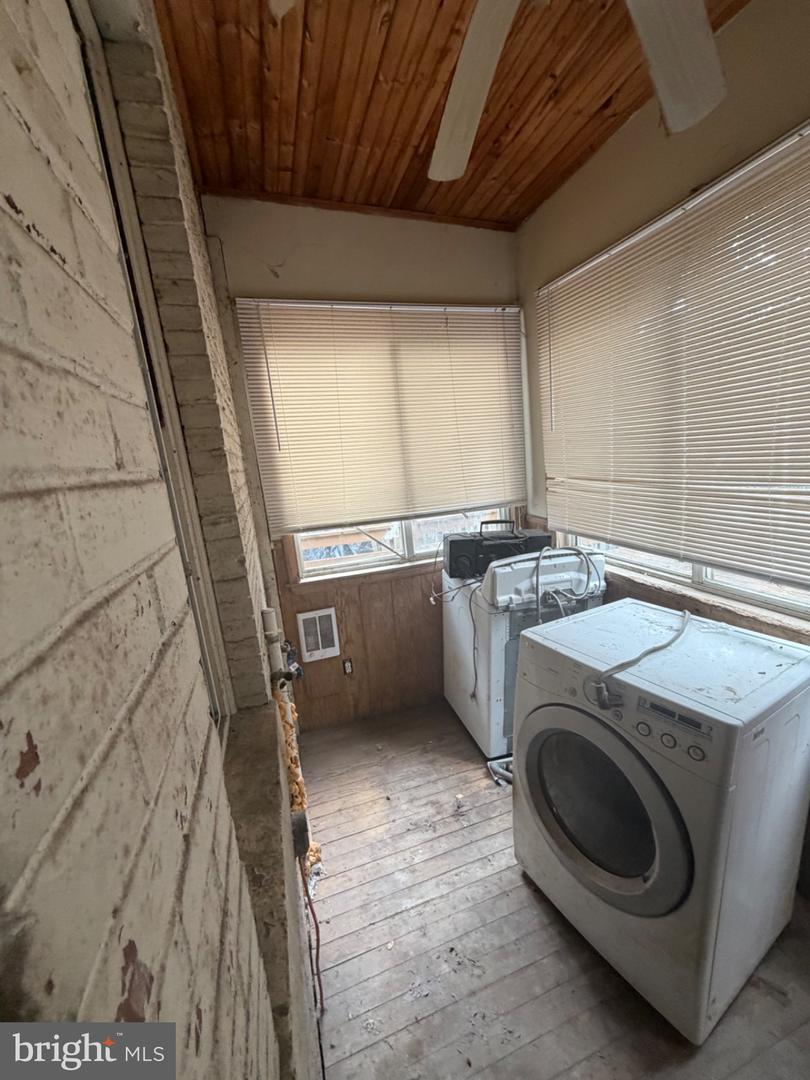 1612 Briggs St Property Photo 7