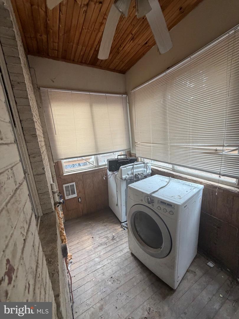 1612 Briggs St Property Photo 8
