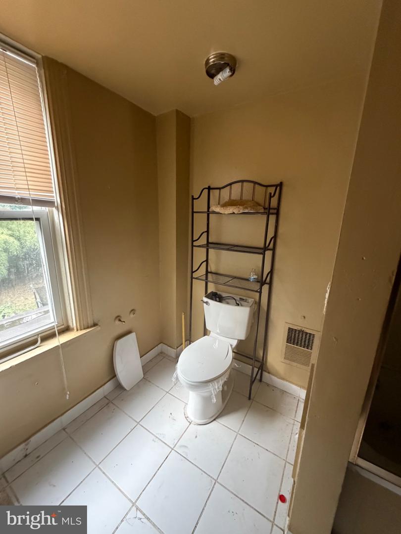1612 Briggs St Property Photo 11