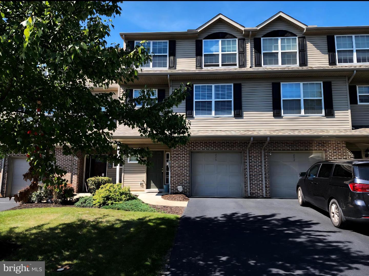 275 Thrush Dr Property Photo 1