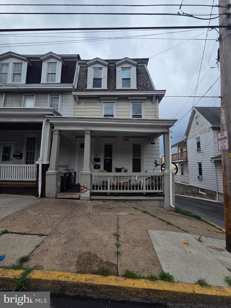 32 S Harrisburg St Property Photo 2