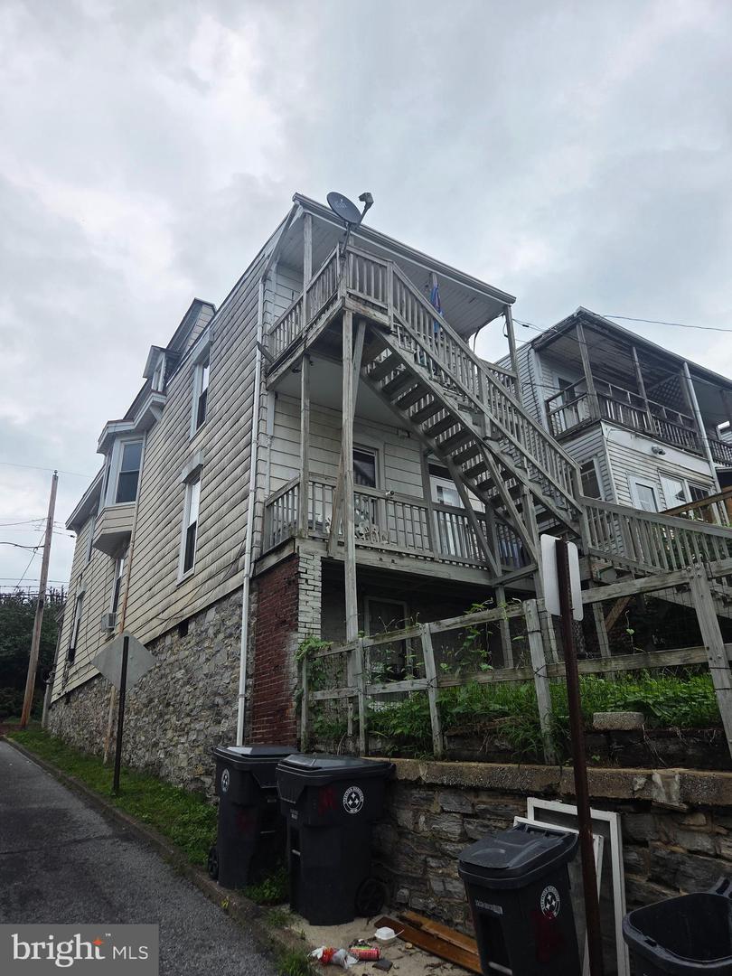 32 S Harrisburg St Property Photo 4