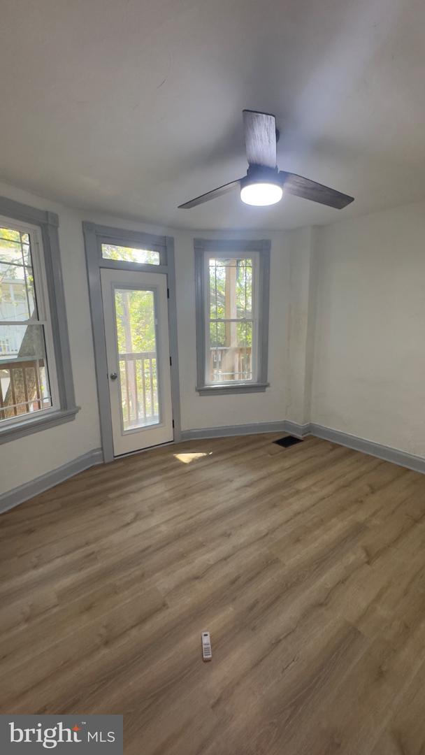 2111 Penn St Property Photo 3