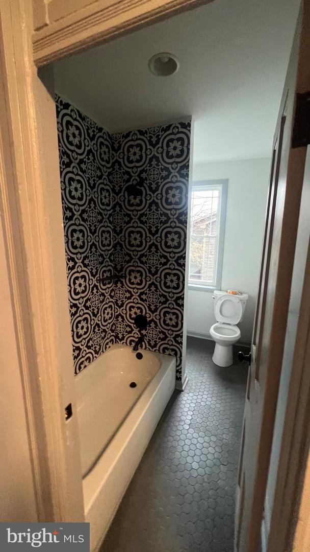 2111 Penn St Property Photo 4