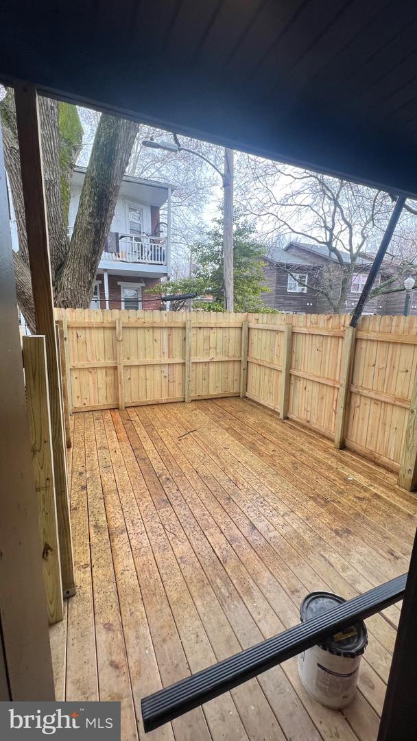 2111 Penn St Property Photo 8