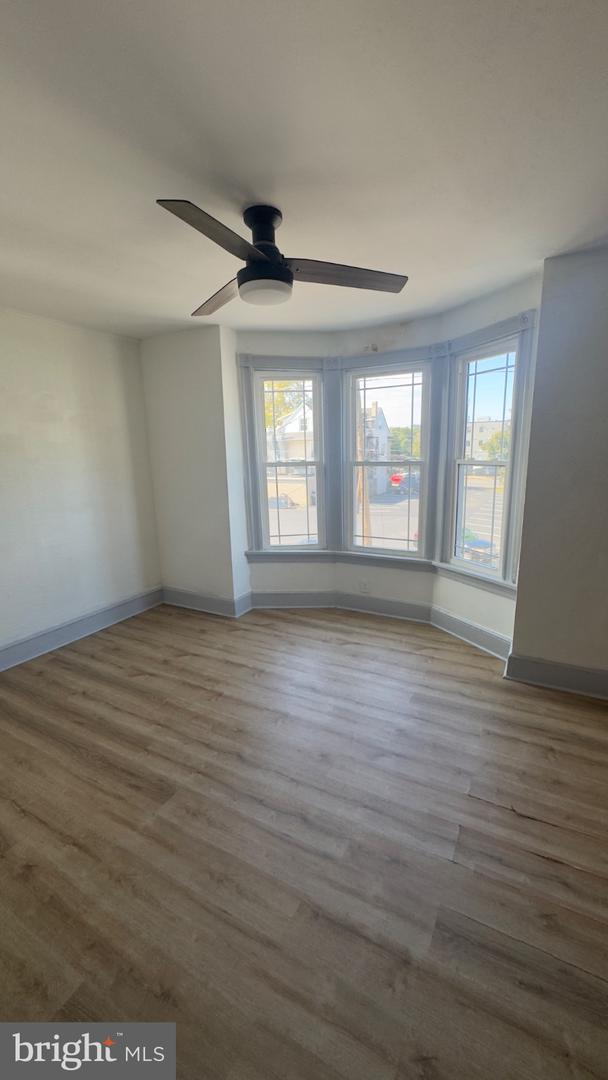 2111 Penn St Property Photo 10