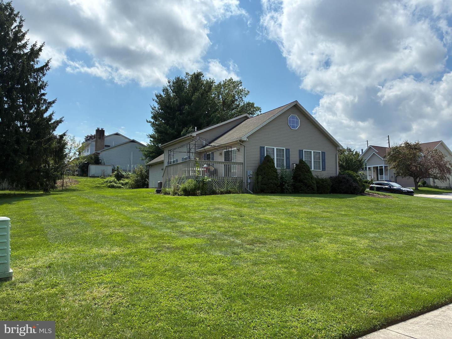 331 Eddington Ave Property Photo 9