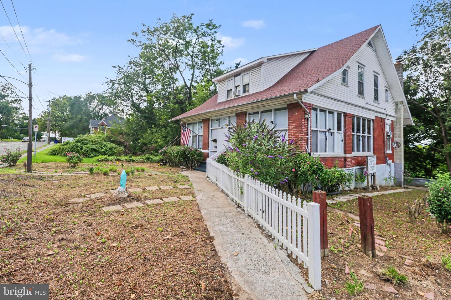 2120 Walnut St Property Photo 2