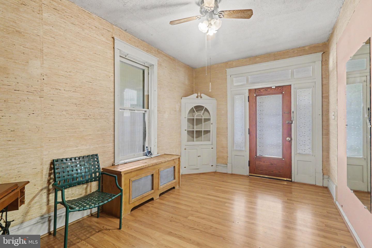 2120 Walnut St Property Photo 5