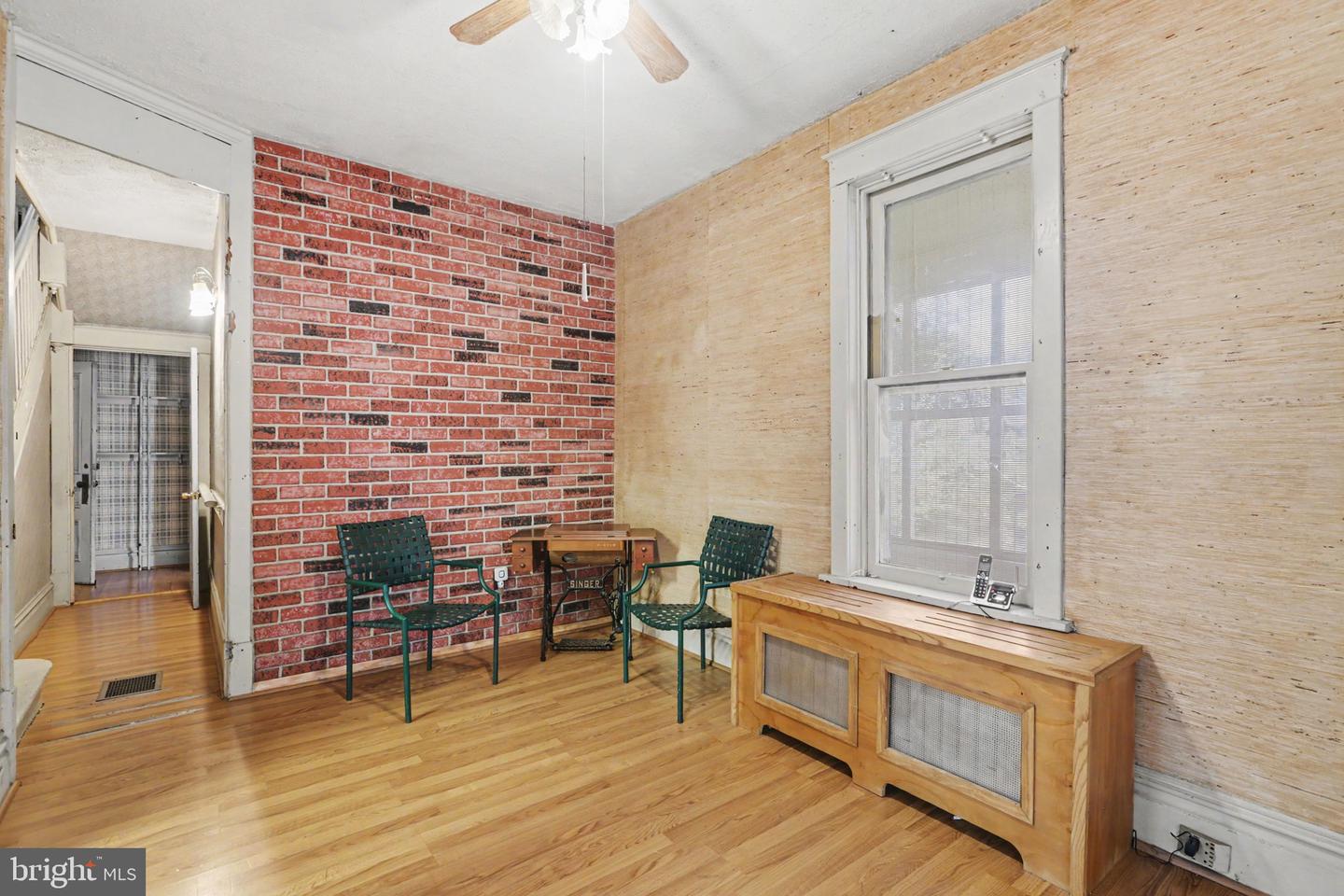 2120 Walnut St Property Photo 6