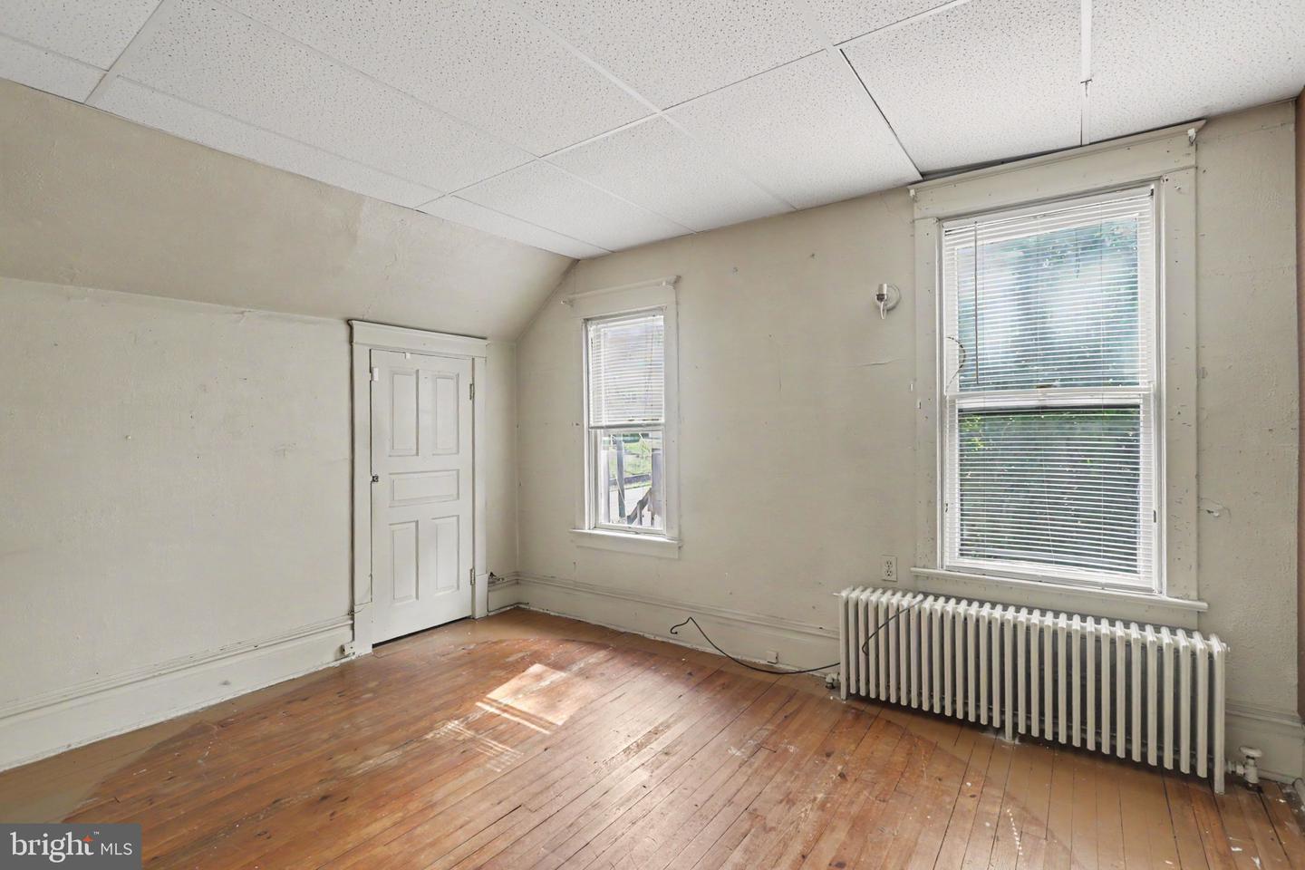 2120 Walnut St Property Photo 16