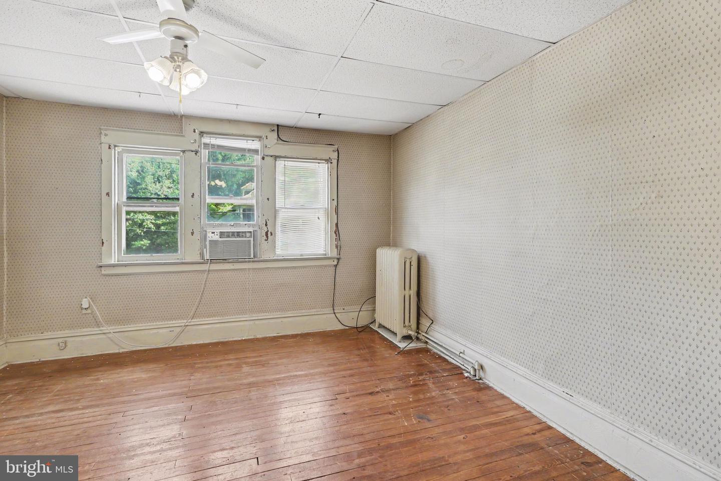 2120 Walnut St Property Photo 18