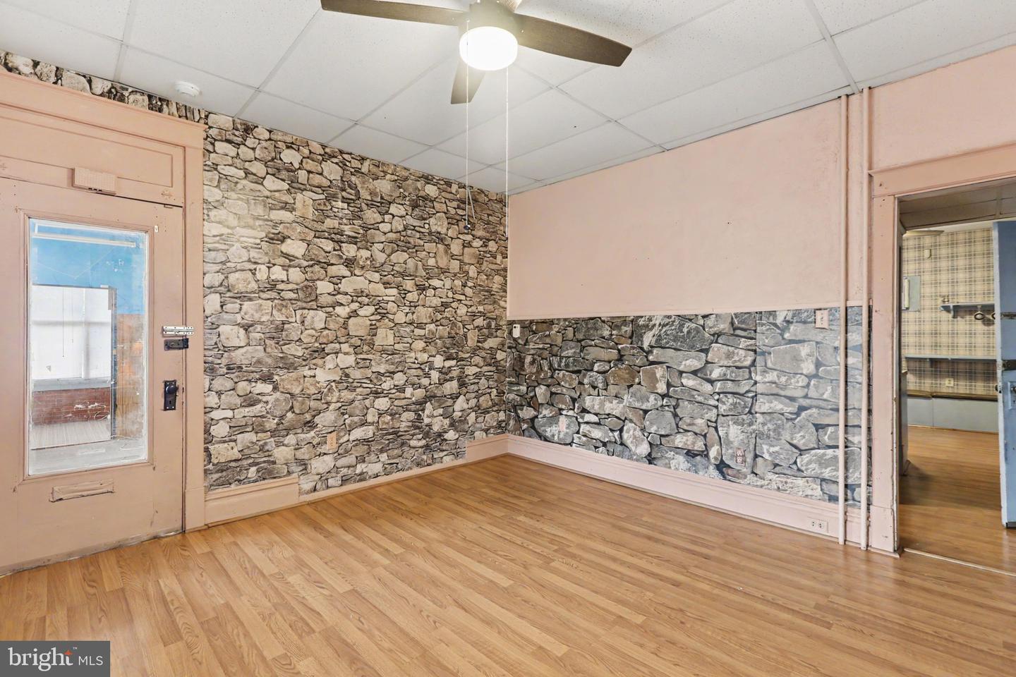 2120 Walnut St Property Photo 20