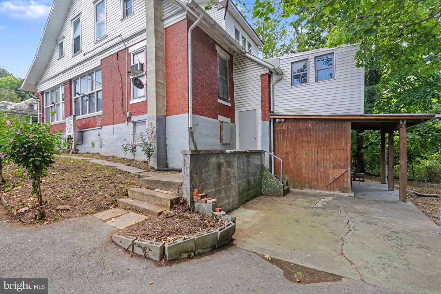 2120 Walnut St Property Photo 25